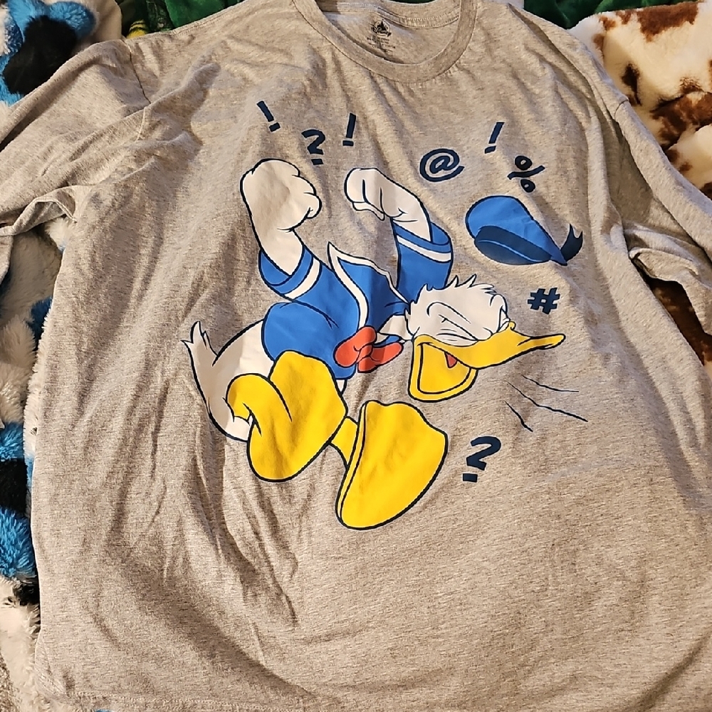 Disney Donald Duck Lonf Sleeve Size XXL